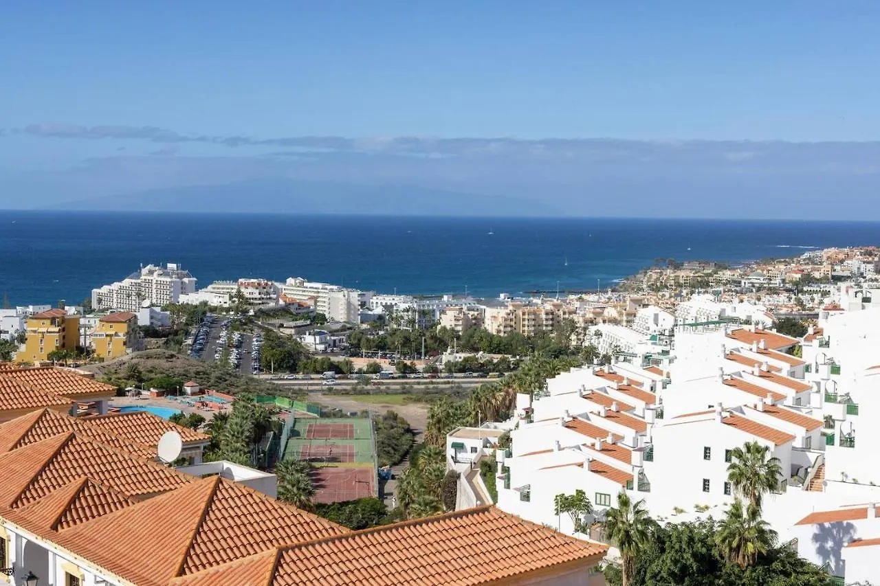 Paulmarie Family Apartment Ocean&Mountain View 아데제