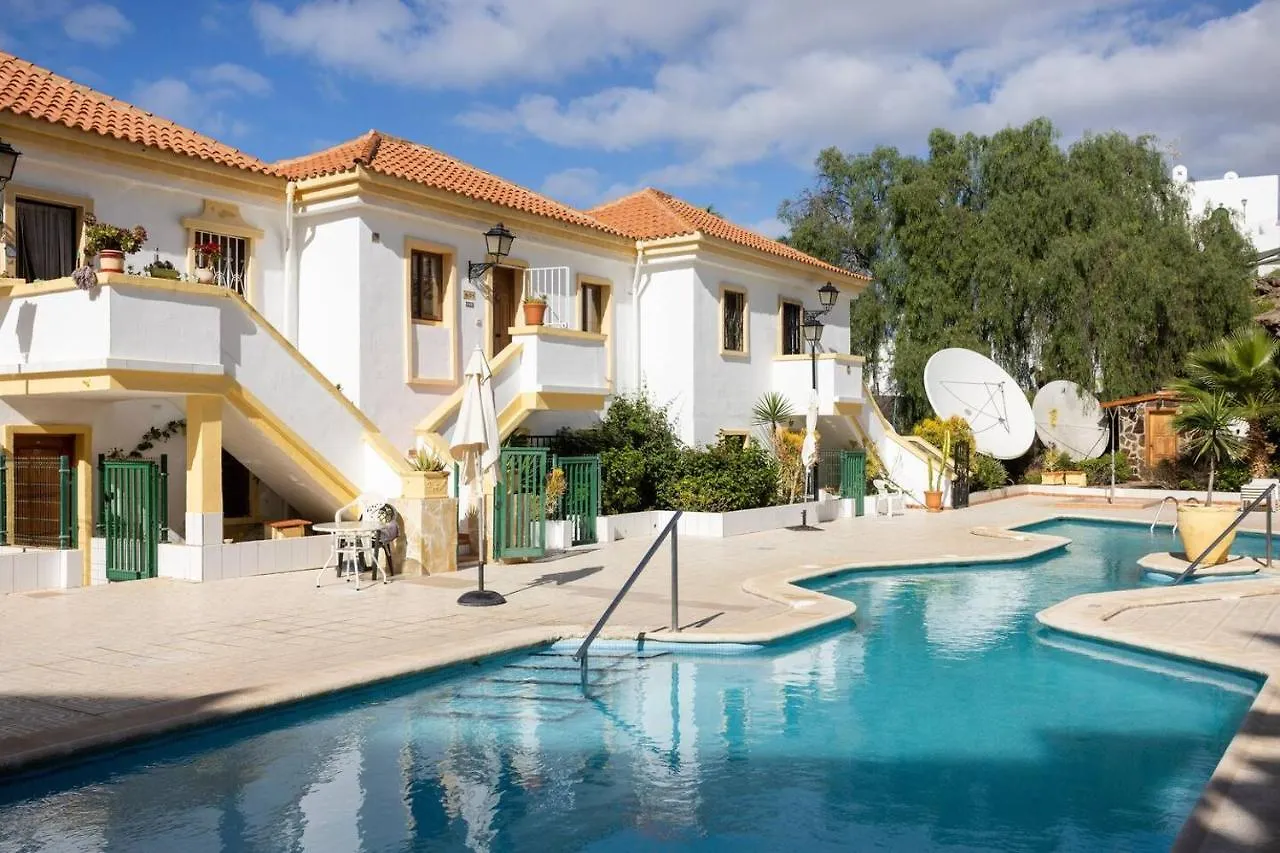 Paulmarie Family Apartment Ocean&Mountain View 아데제 0*,